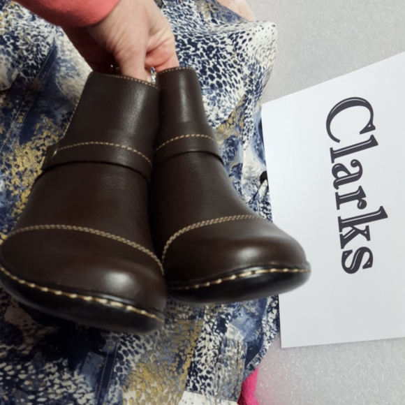 NWOT Women's Clarks leather brown shoes 7.5 - Picture 4 of 9